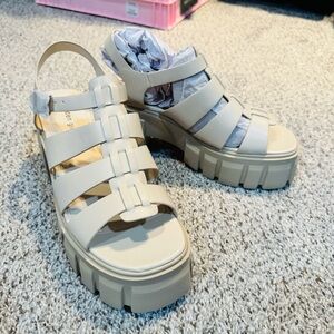 NEW Galaxy Off White Platform Sandals Chunky Lug Soles Size 11 Madden Girl